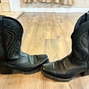 Ariat Black Men's Western Cowboy Boots with Decorative Stitching